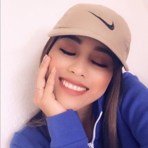 Meet your Posher, Liz